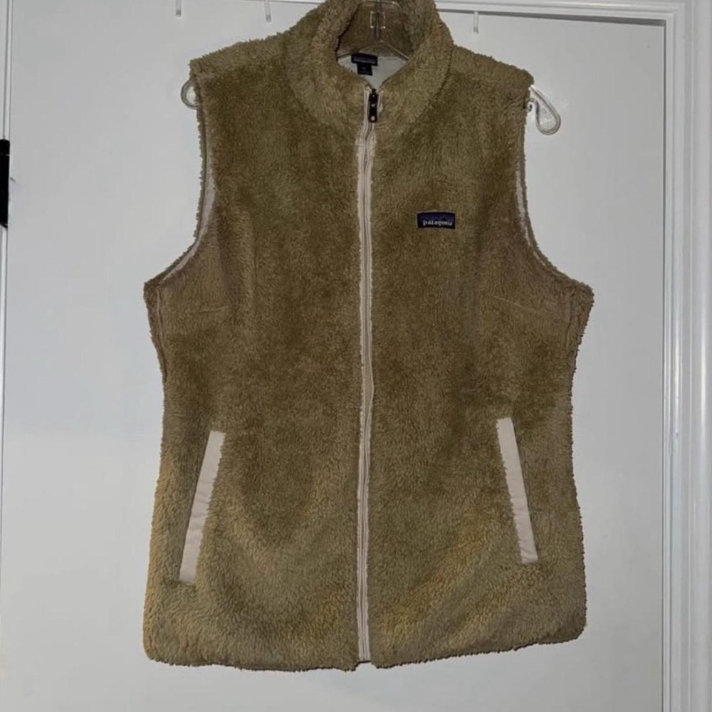 Patagonia Sherpa Vest in tan